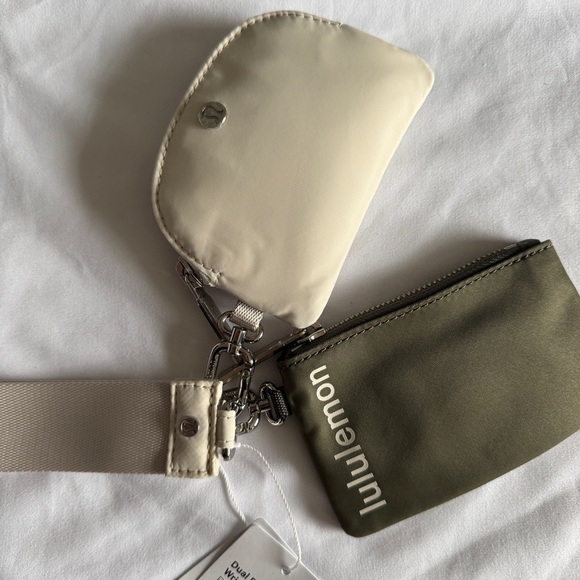 52-54🆕 Lululemon Dual Pouch Wristlet - Grey Sage/White Opal - Picture 3 of 6